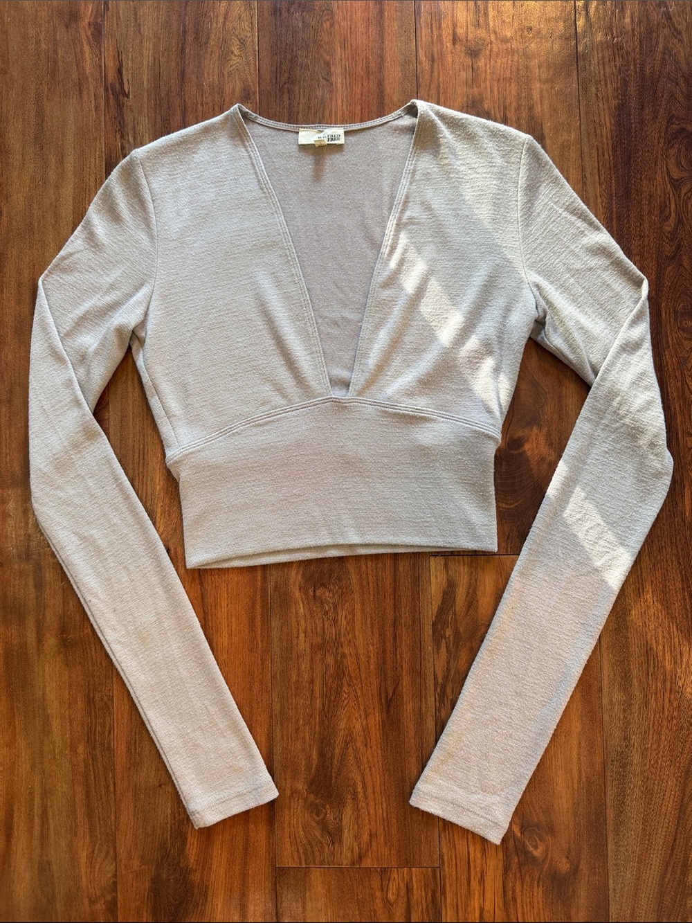 Aritzia - Wilfred free low cut long sleeve top